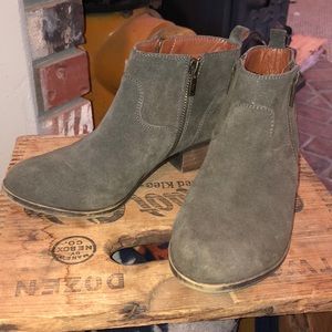 {Lucky Brand} Booties